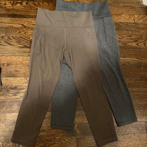 2 Athleta Stash Salutation 7/8 Pocket (Size Petite Small)